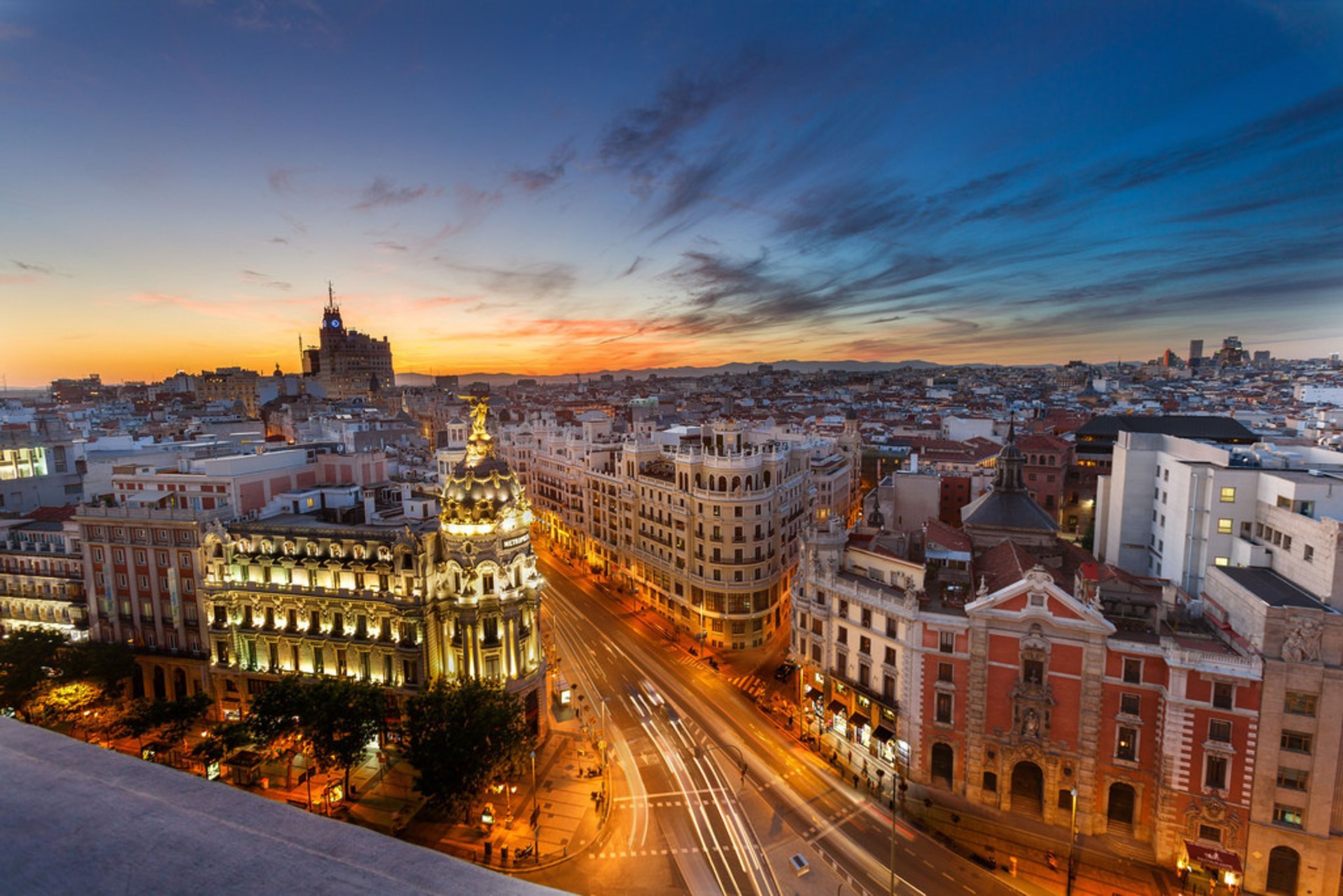 Terrazas de azotea con puesta del sol vista