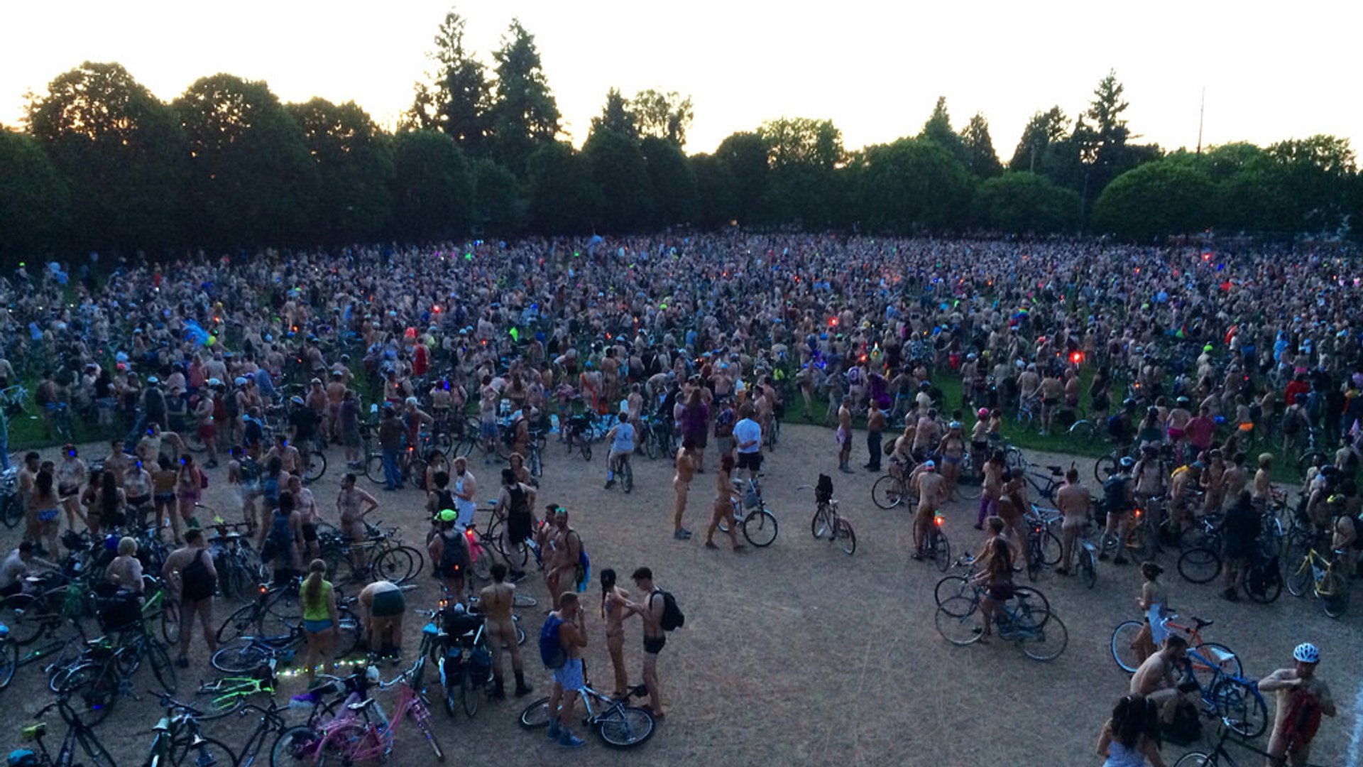 Paseo Mundial en Bicicleta Desnuda