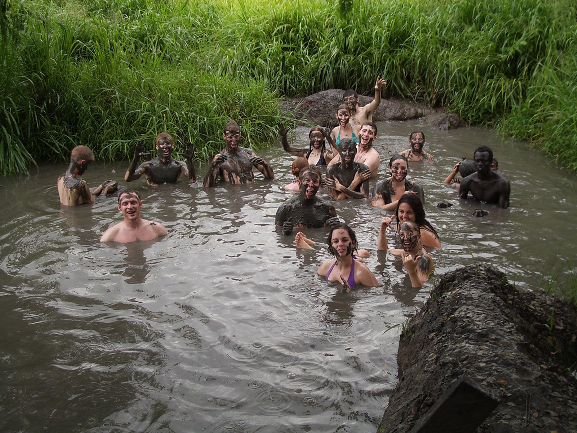 Sabeto Hot Springs e piscina de maconha