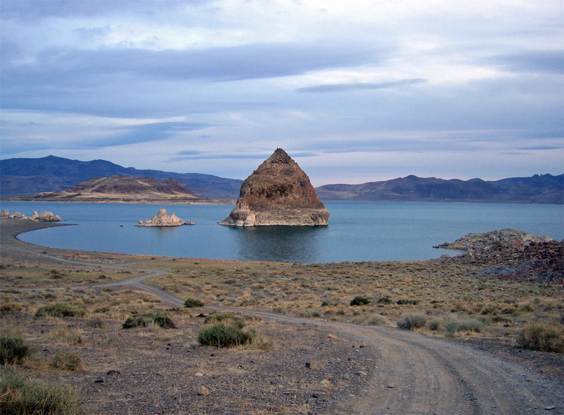 Best time for Fishing at Pyramid Lake in Nevada 2024 Best Season