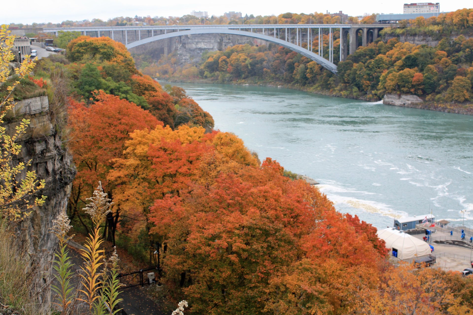 Herbstfarben in den Niagarafällen