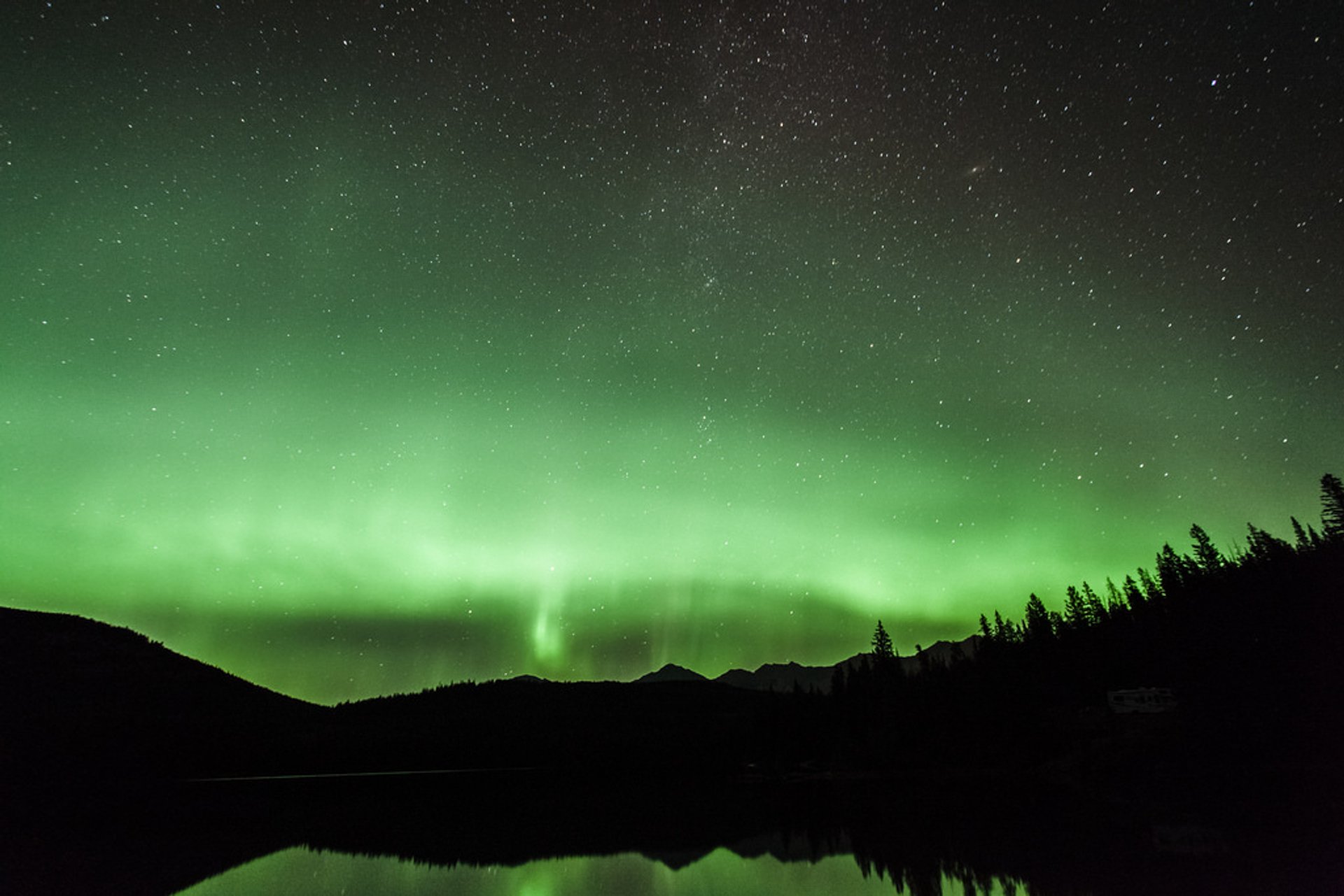 can you see the northern lights from banff canada