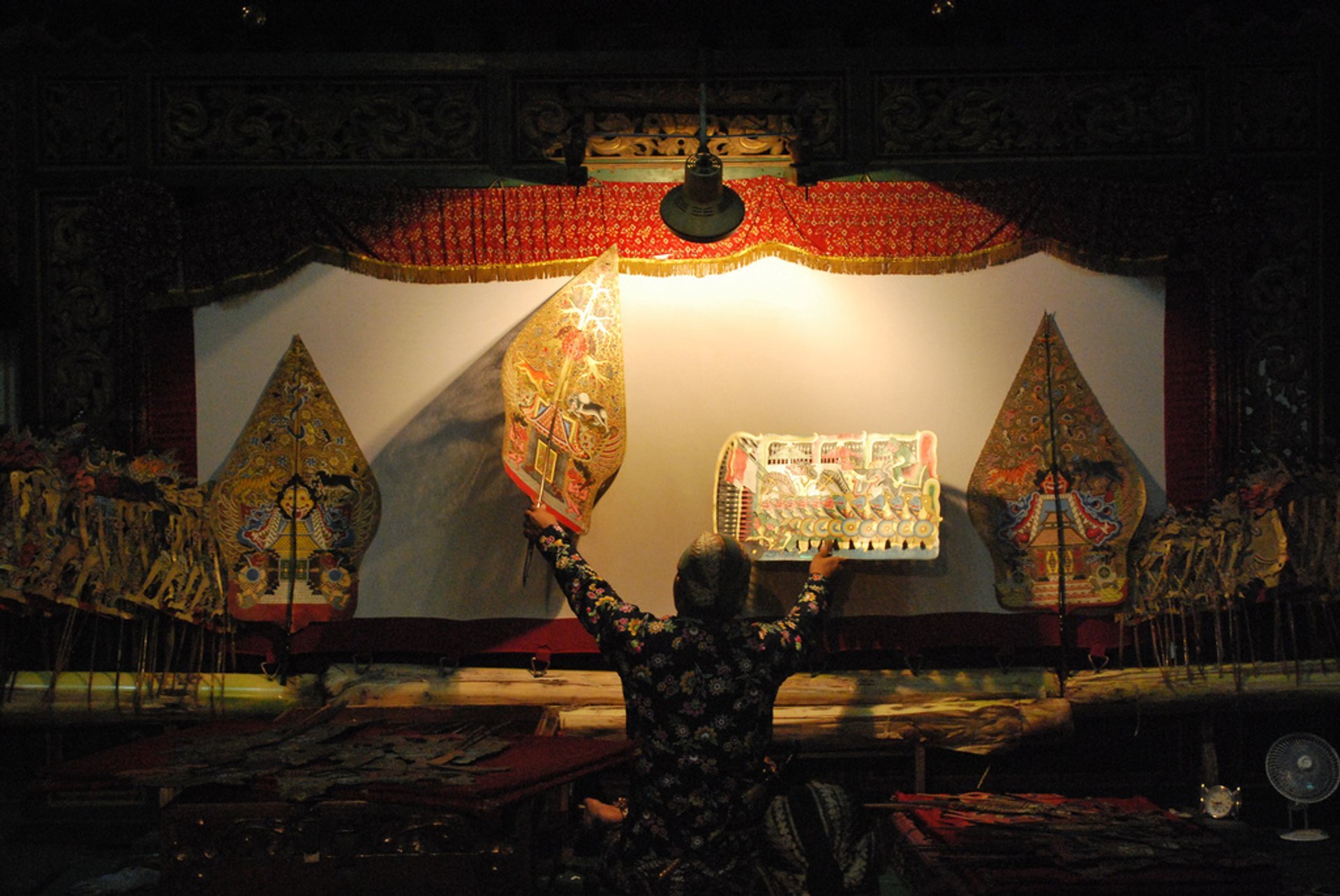 Best time for Wayang  Kulit  Puppet Theatre  in Indonesia 