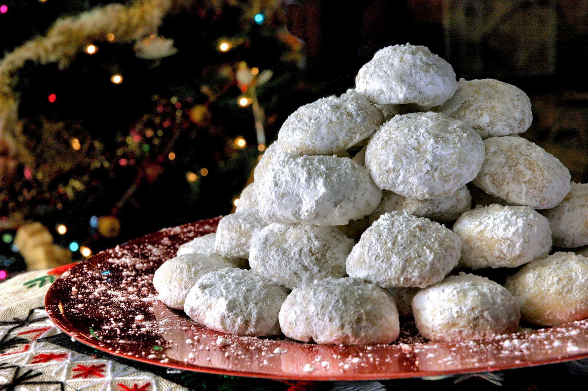 Kourampiedes (Kourabiethes)—Greek Christmas Butter Cookies