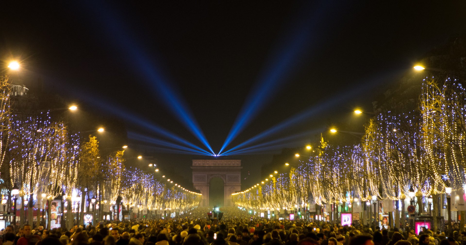 Nouvel An 2024 : de Sydney aux Champs-Elysées, les festivités en images