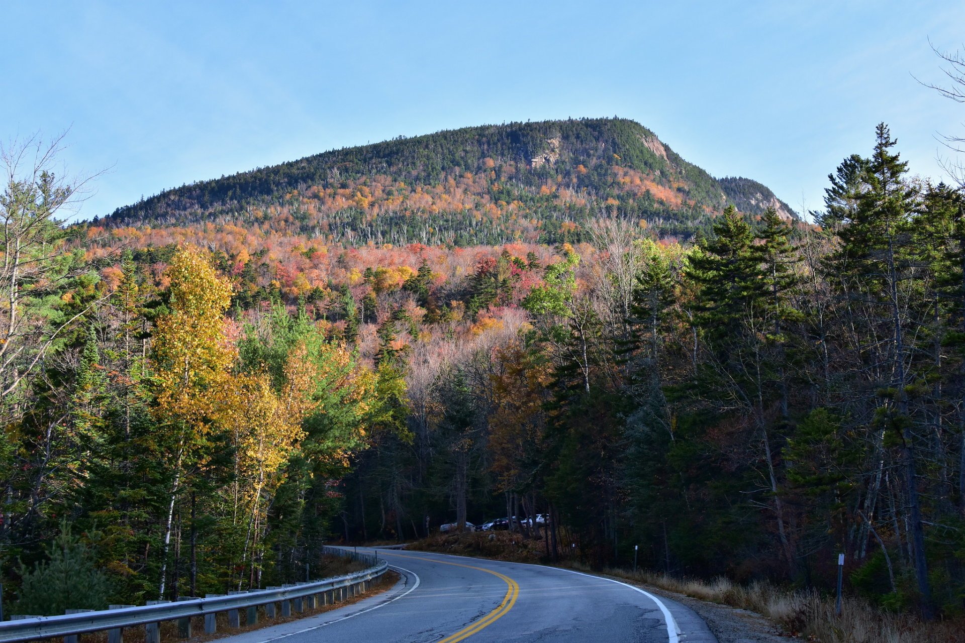 Folhagem de queda da Rodovia Kancamagus