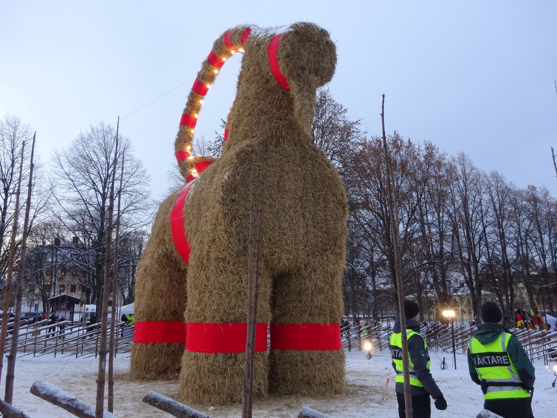 Julbock en Suecia, 2023