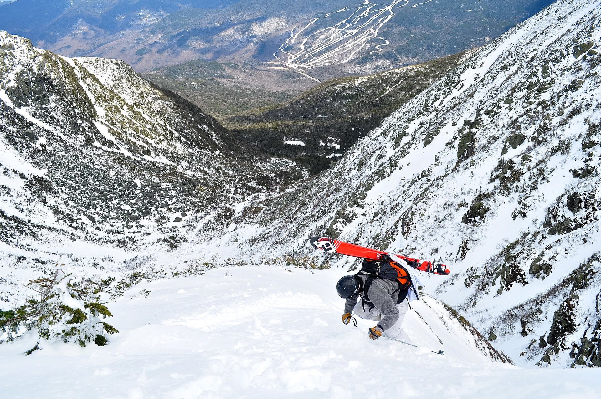 Skifahren und Snowboarding