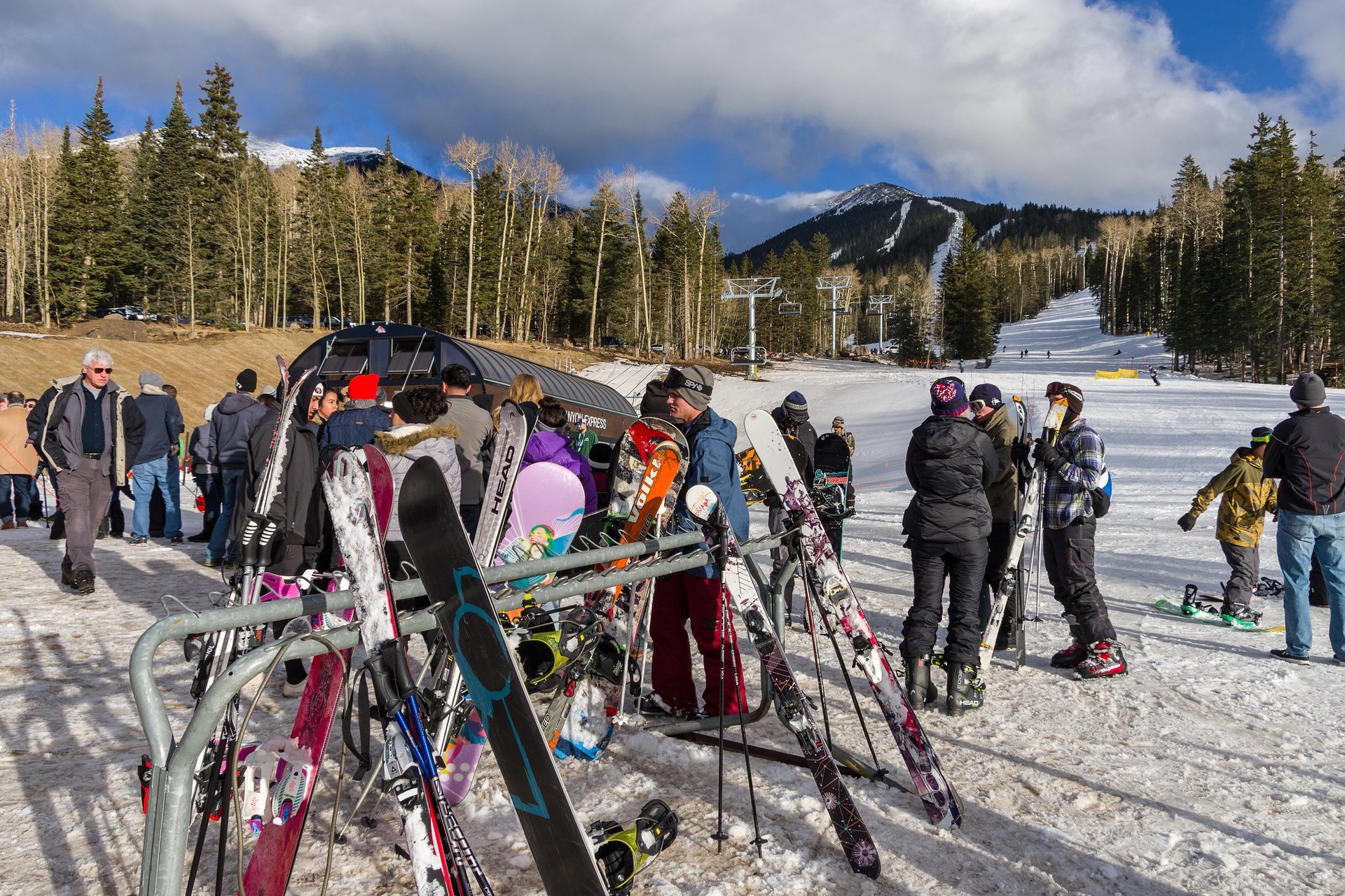 Skifahren und Snowboarden in der Nähe von Flagstaff, AZ