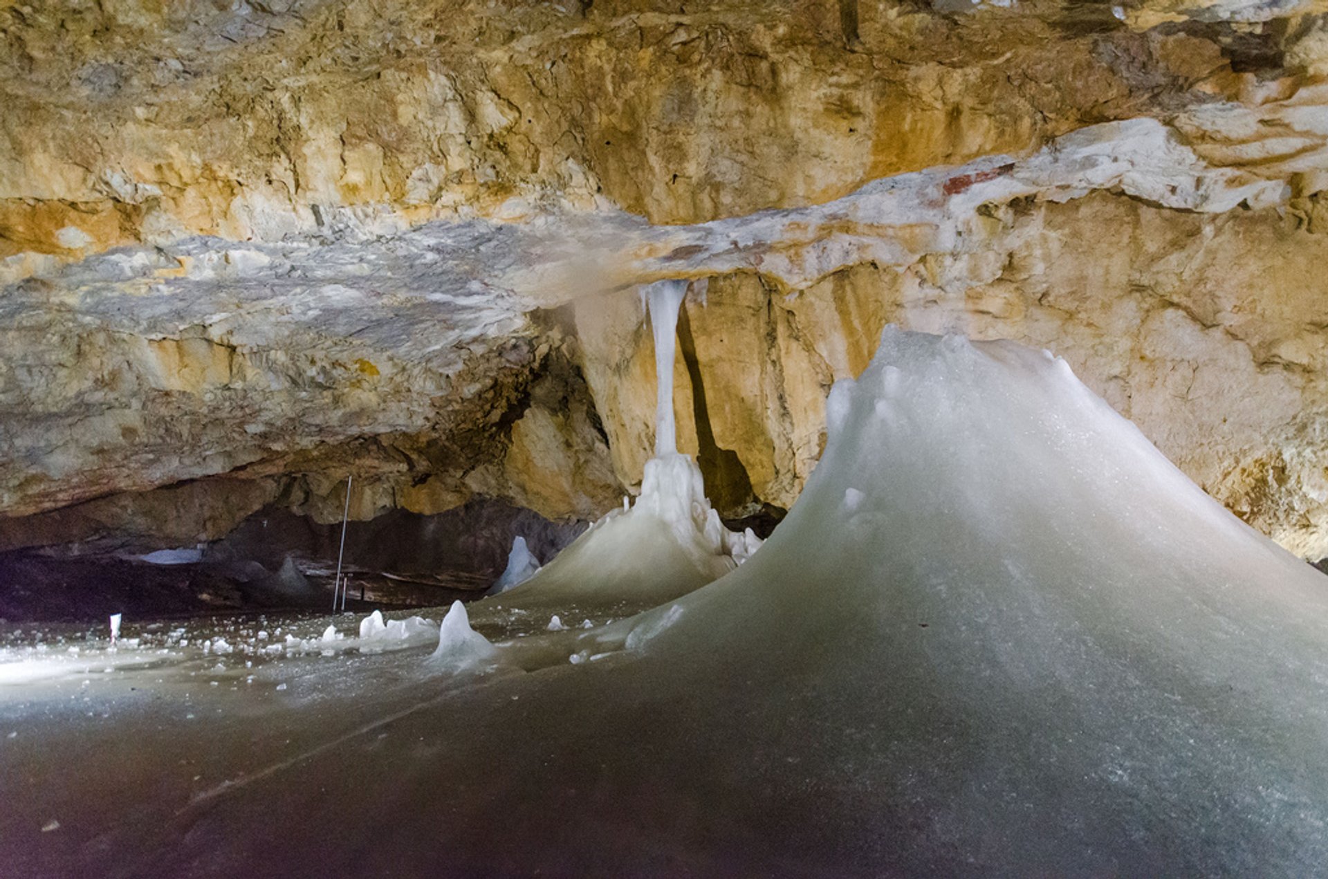 Caverna de gelo de Dobšinská