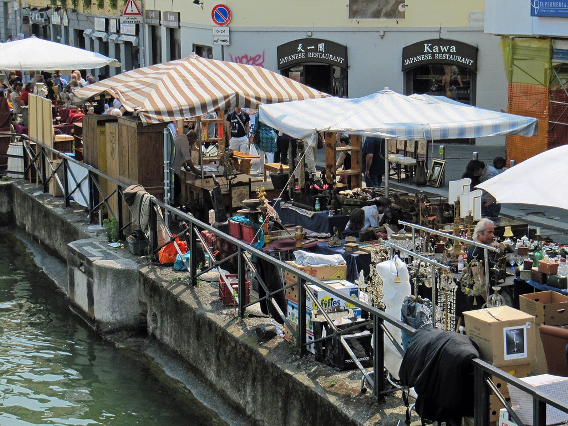 Best time for Flea Markets in Italy 2024 - Best Season - Rove.me