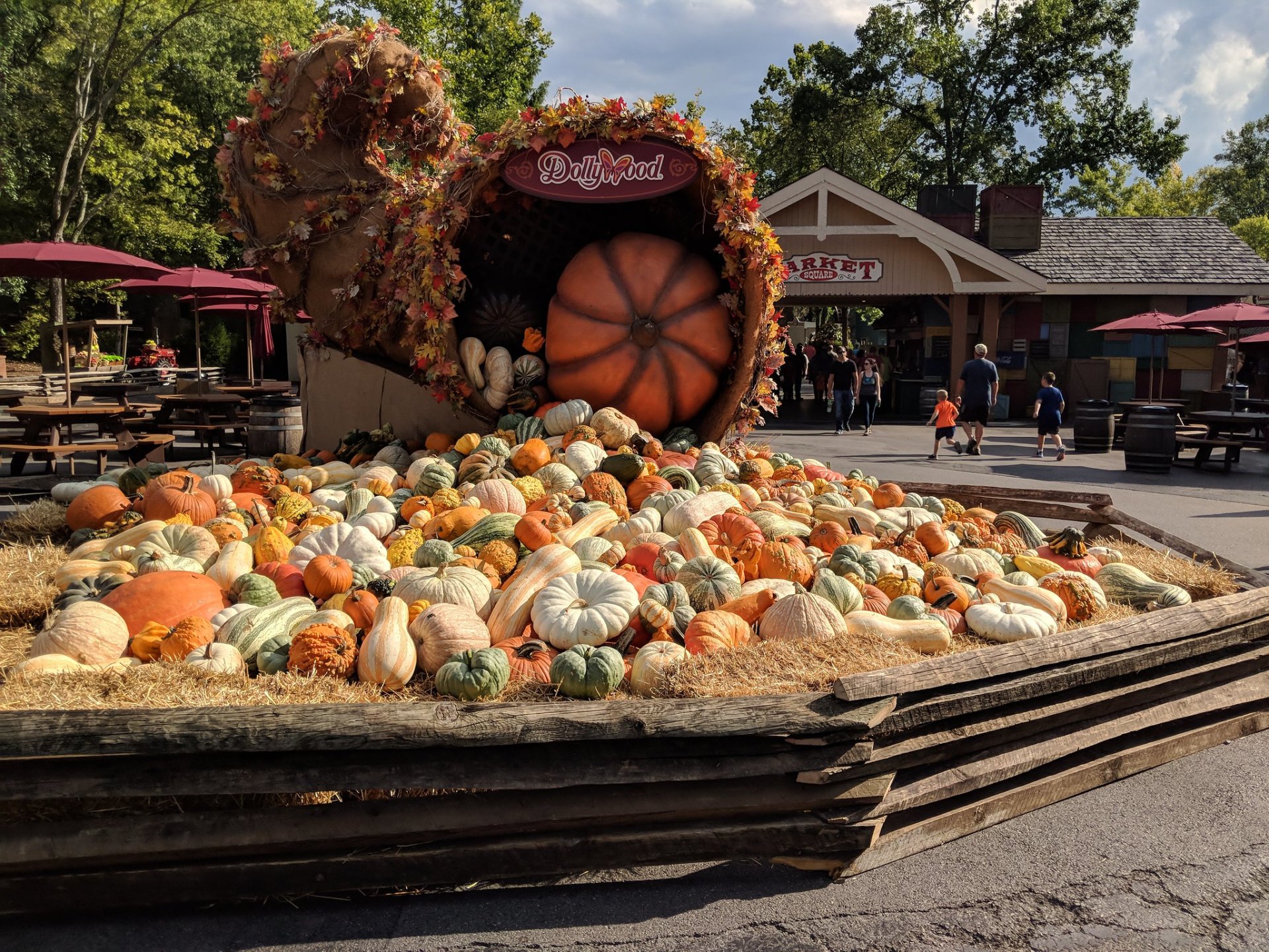 Dollywood Harvest Festival