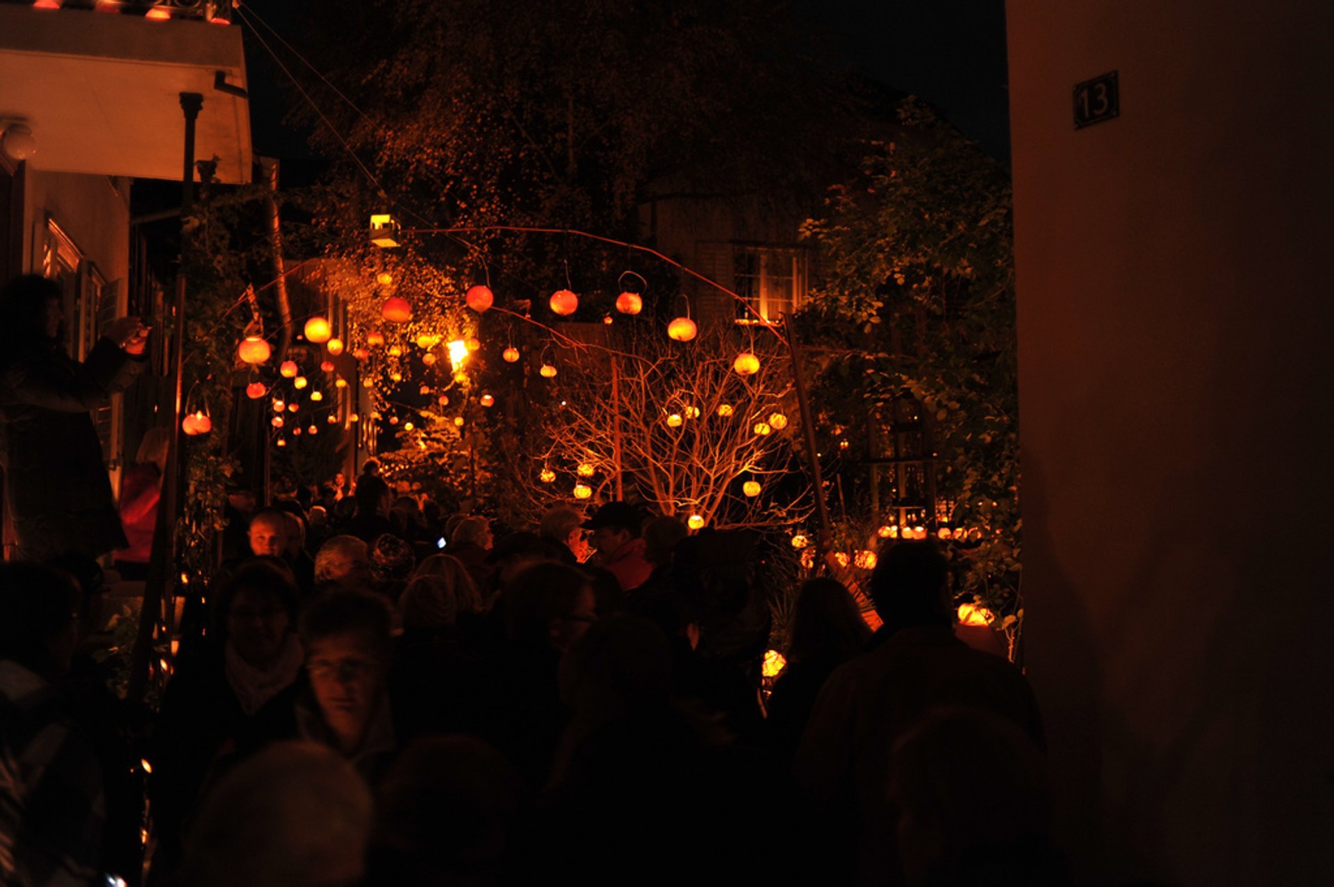 Räbechilbi: Gourd-Lantern Parade in Richterswil