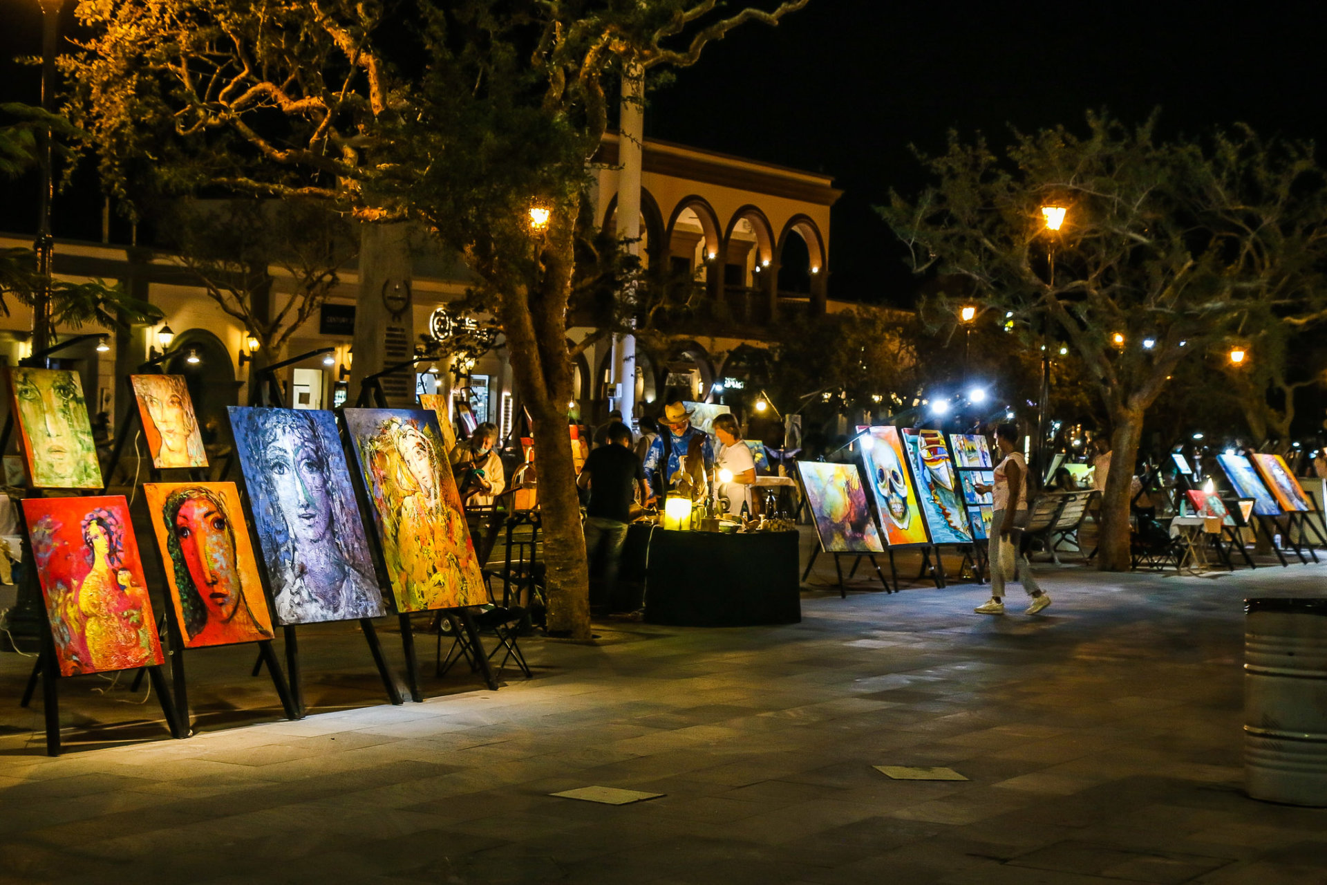 Thursday Night Art Walk in San José del Cabo