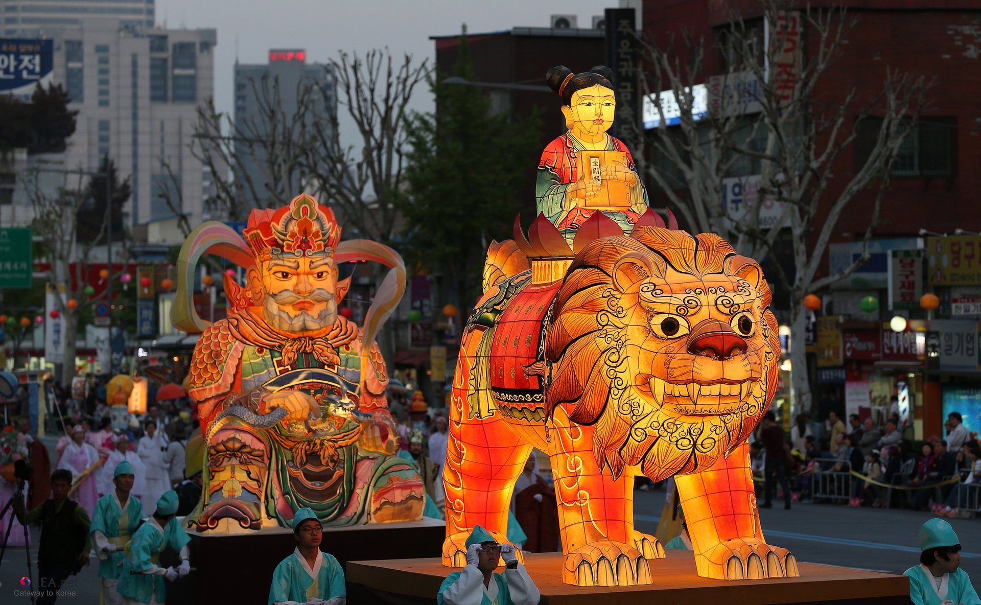 Festival de Lanternas de Lótus (Yeon Deung Hoe)