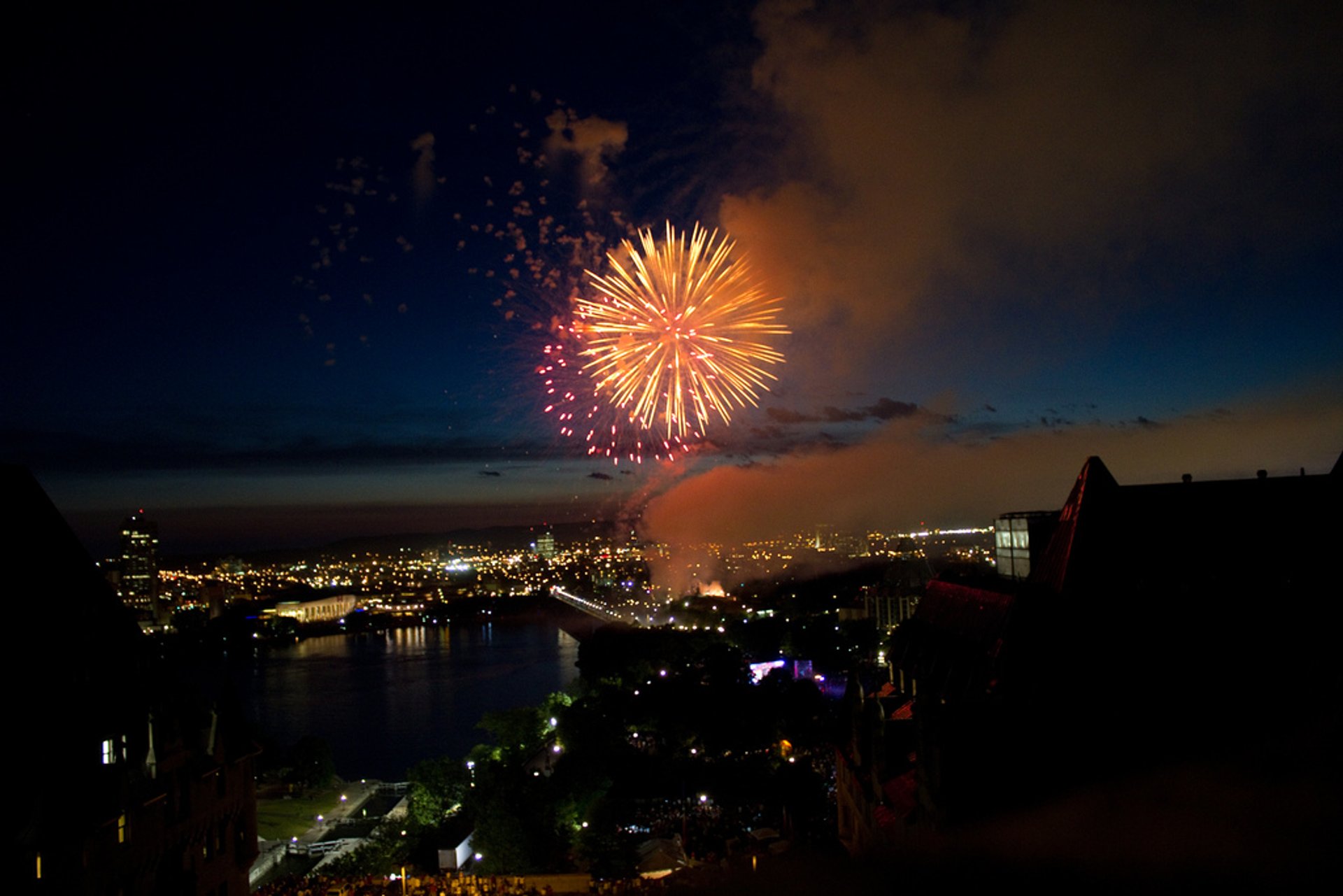 Fuochi d'artificio per la Festa nazionale del Canada