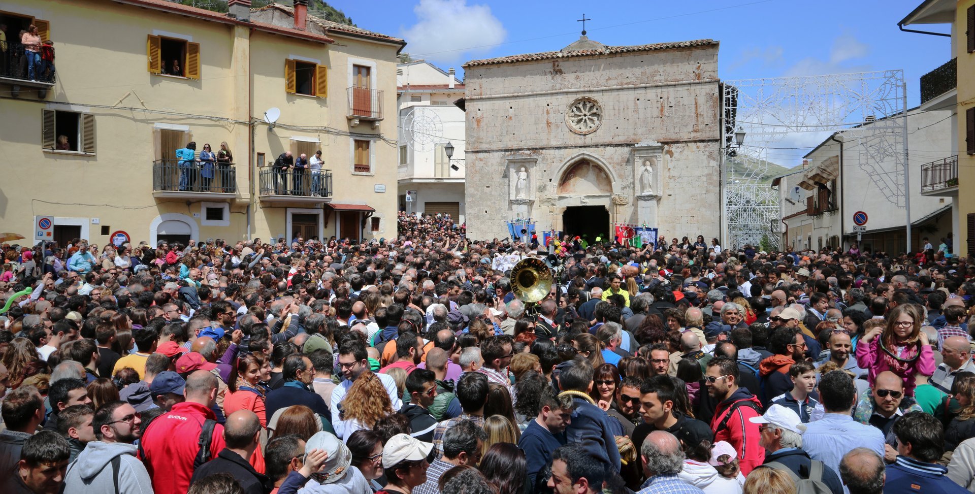 Festa dei Serpari di Cocullo (Cocullo Snake Festival)