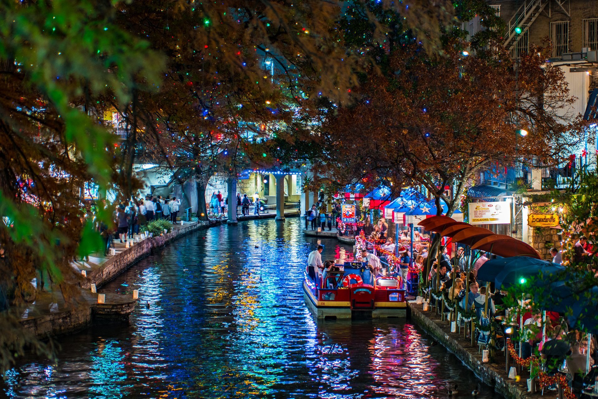 Holiday Lights on the River Walk – FREE - San Antonio River Walk