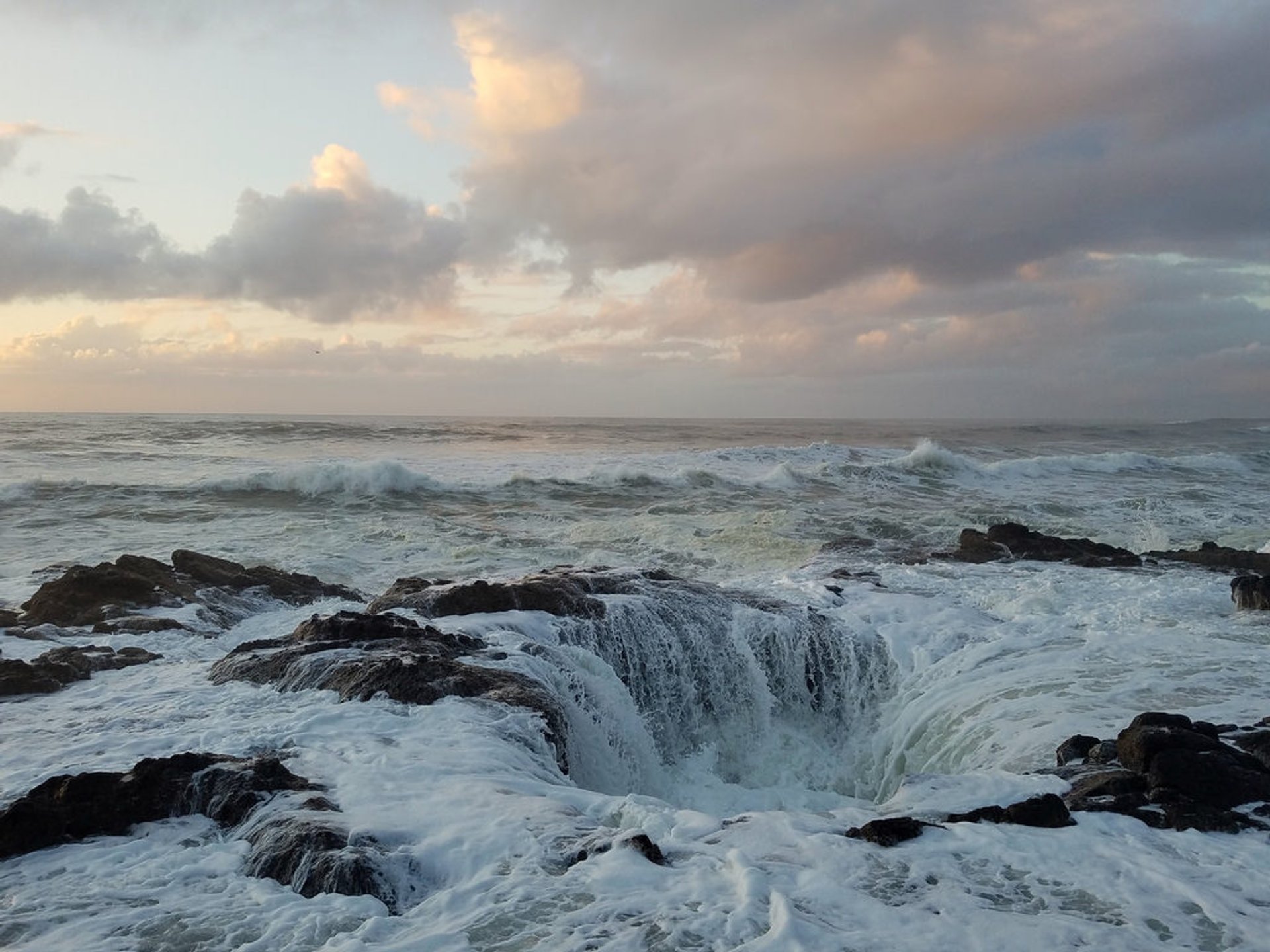 Thor's Well in Portland, 2024