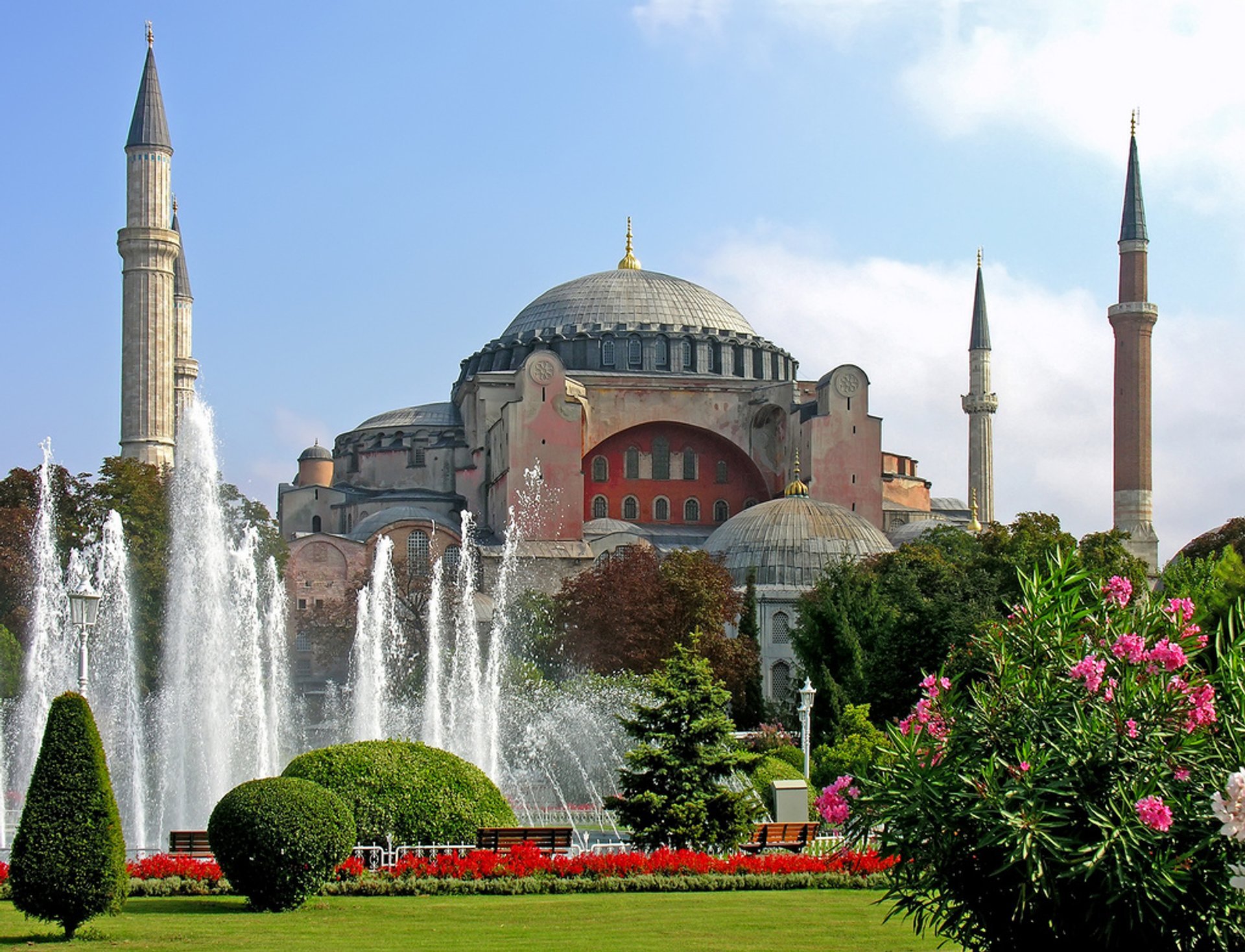 Aufruf zum Gebet zwischen Blauer Moschee und Hagia Sophia