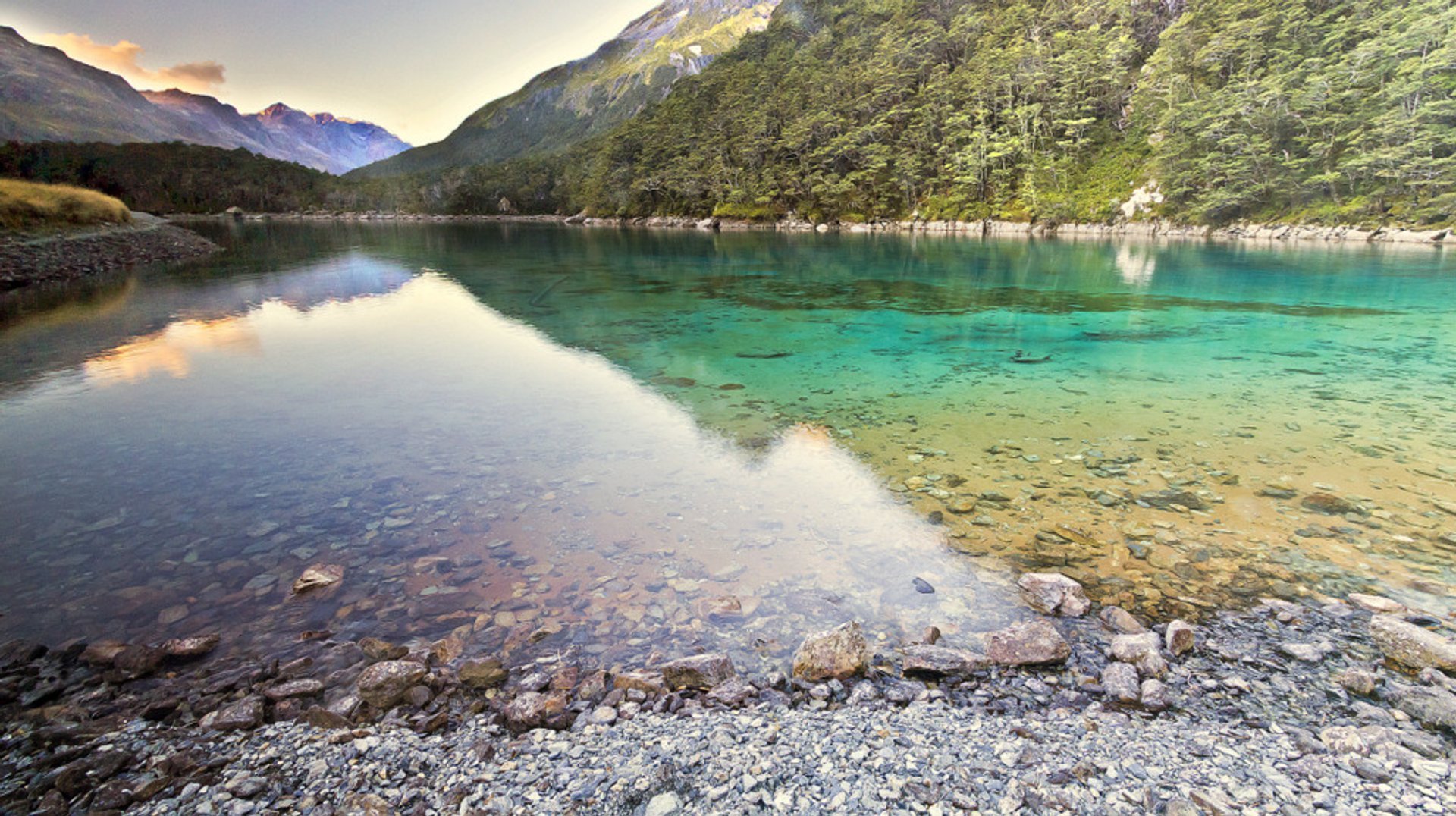 Lac bleu, Nouvelle-Zélande, 2024