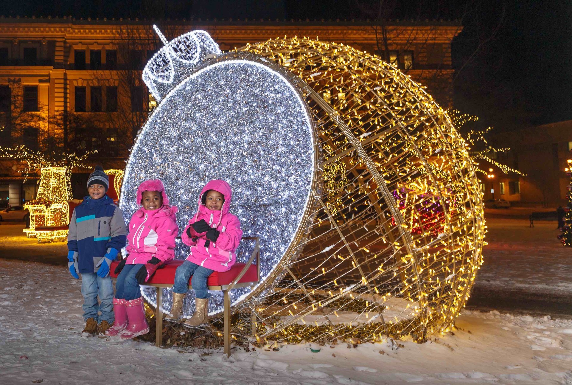 Downtown Milwaukee Christmas Parade 2022 Milwaukee Holiday Lights Festival 2022-2023 In Midwest - Dates