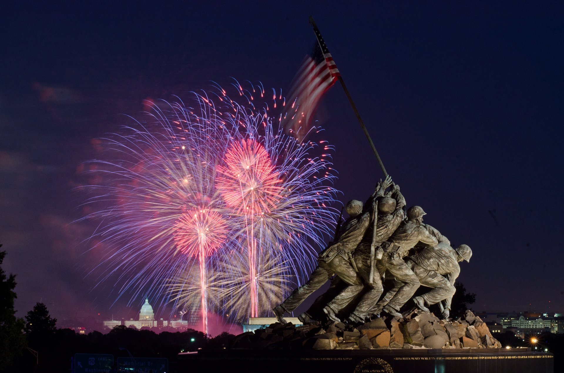 Desfile del 4 de julio en Washington, fuegos artificiales y eventos.