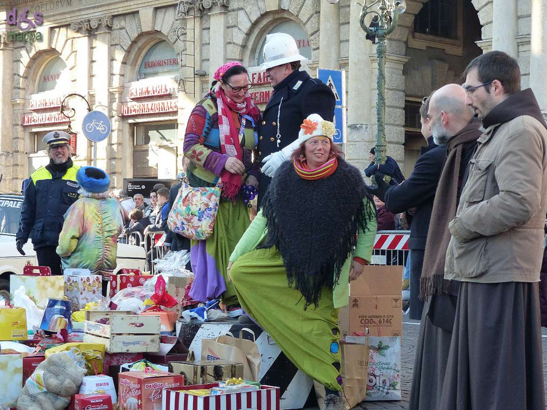 Cidadania Italiana - Ser Italiano - Hoje, na Itália, se festeja La Befana,  a Epifania. O nome Befana deriva de Epifania e representa uma figura  folclórica ligada às festividades de Natal. A