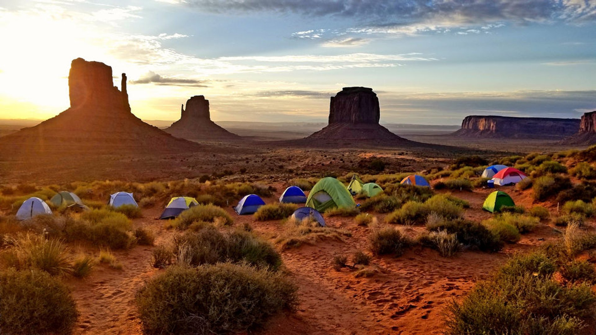 Sonnenaufgang über Monument Valley