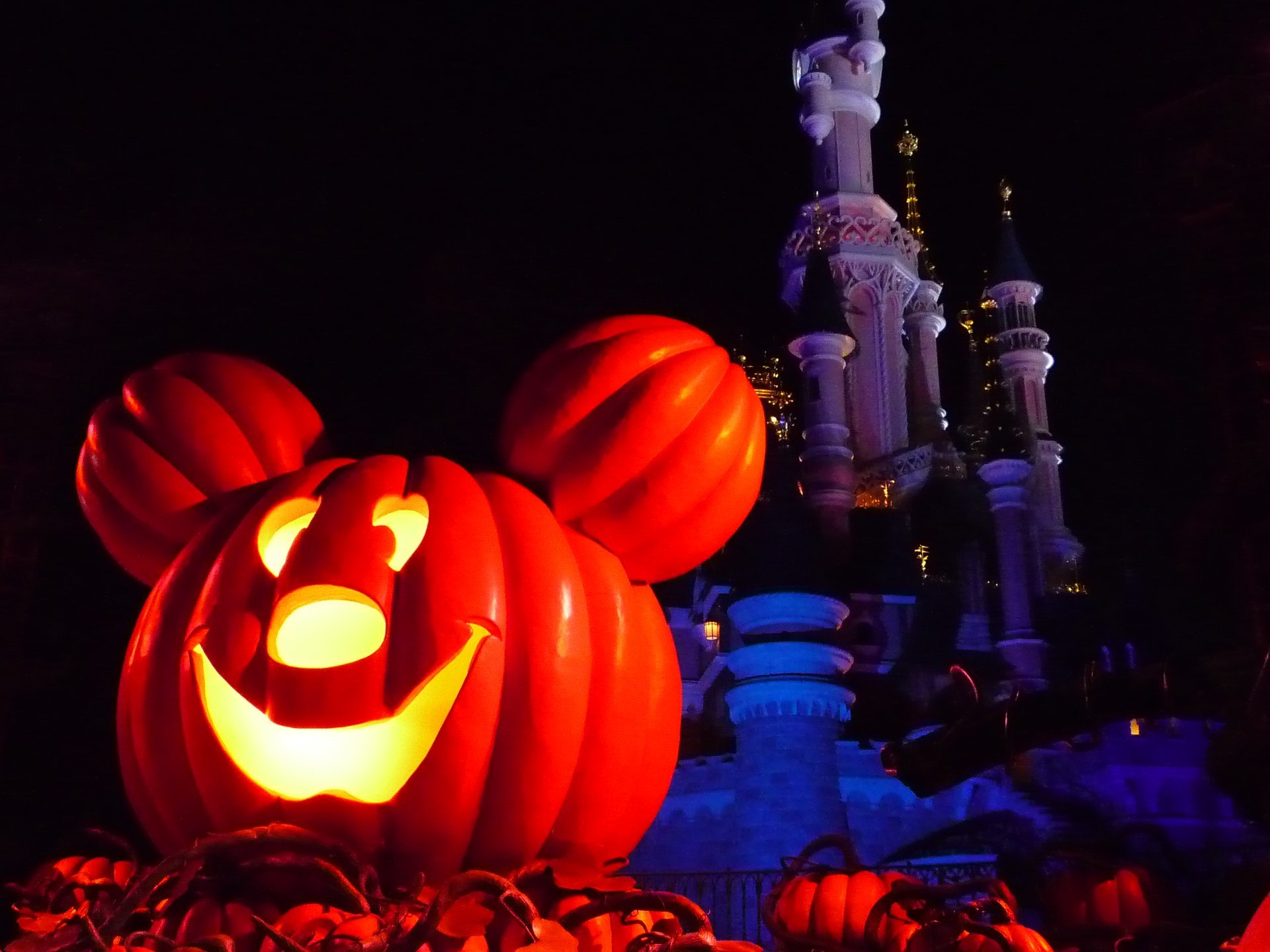 Halloween 2022 in Paris Dates