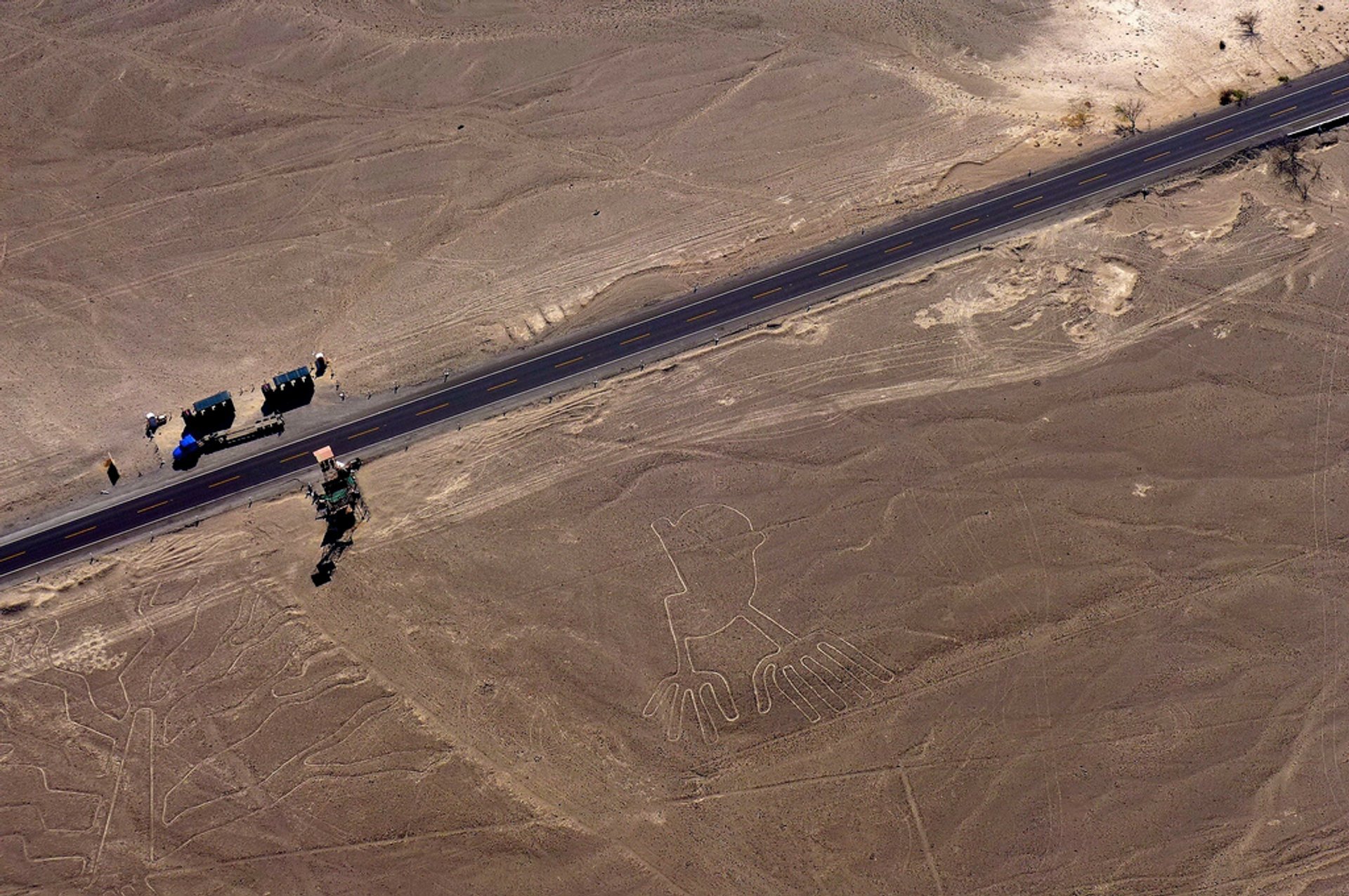 Voar sobre as linhas de Nazca durante os meses secos