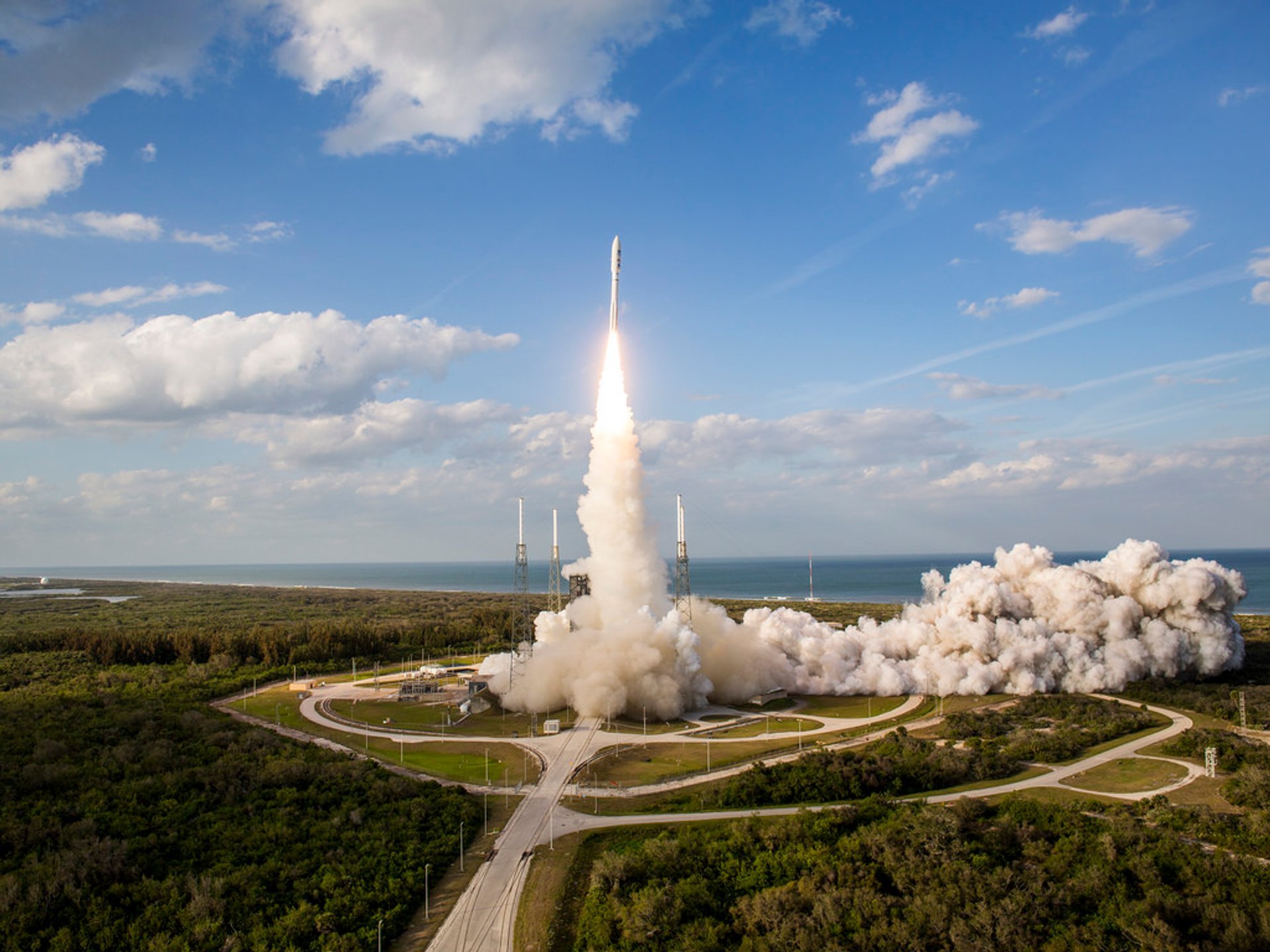 Lancio di un razzo al Kennedy Space Center