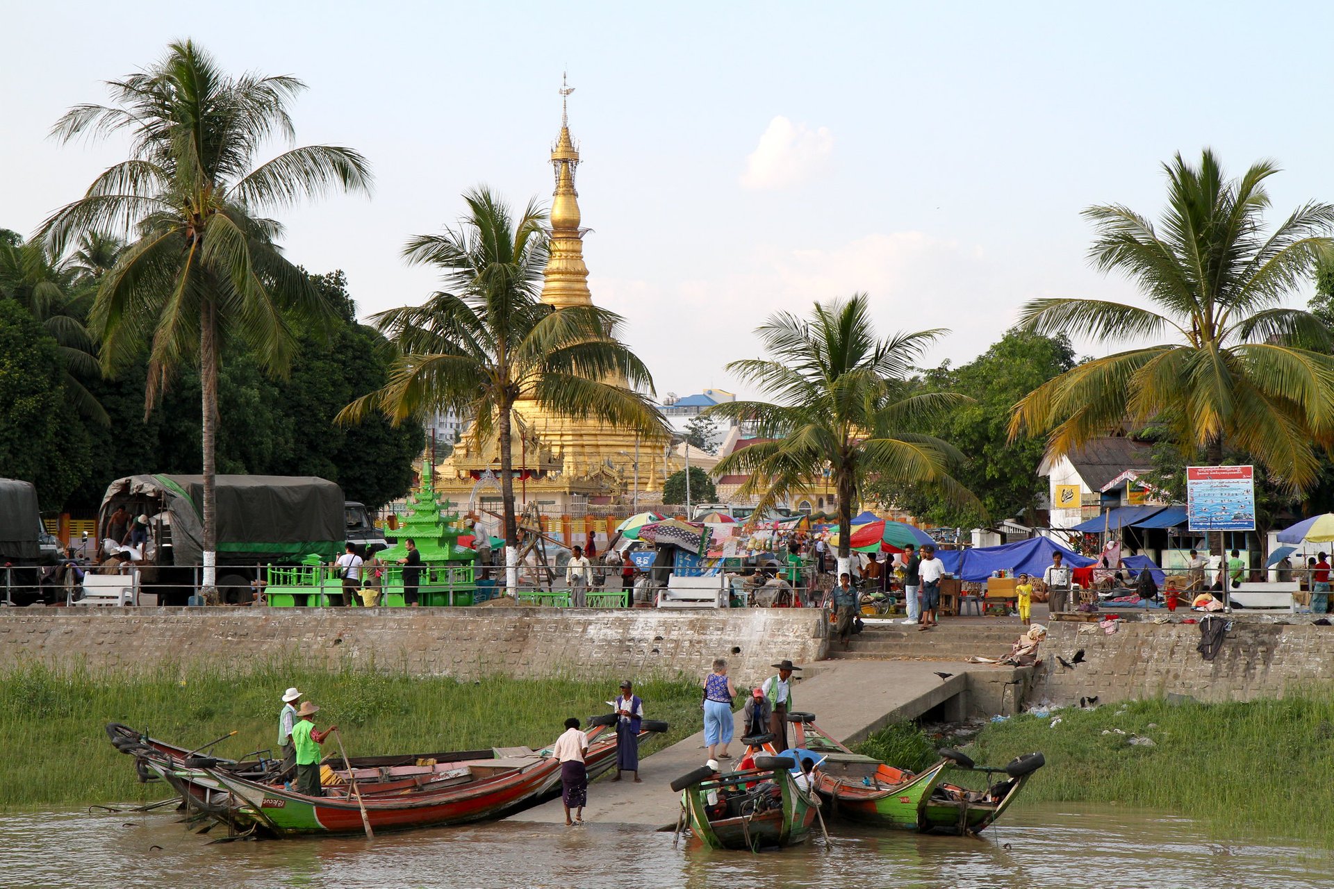 Besuchen Botataung Pagoda