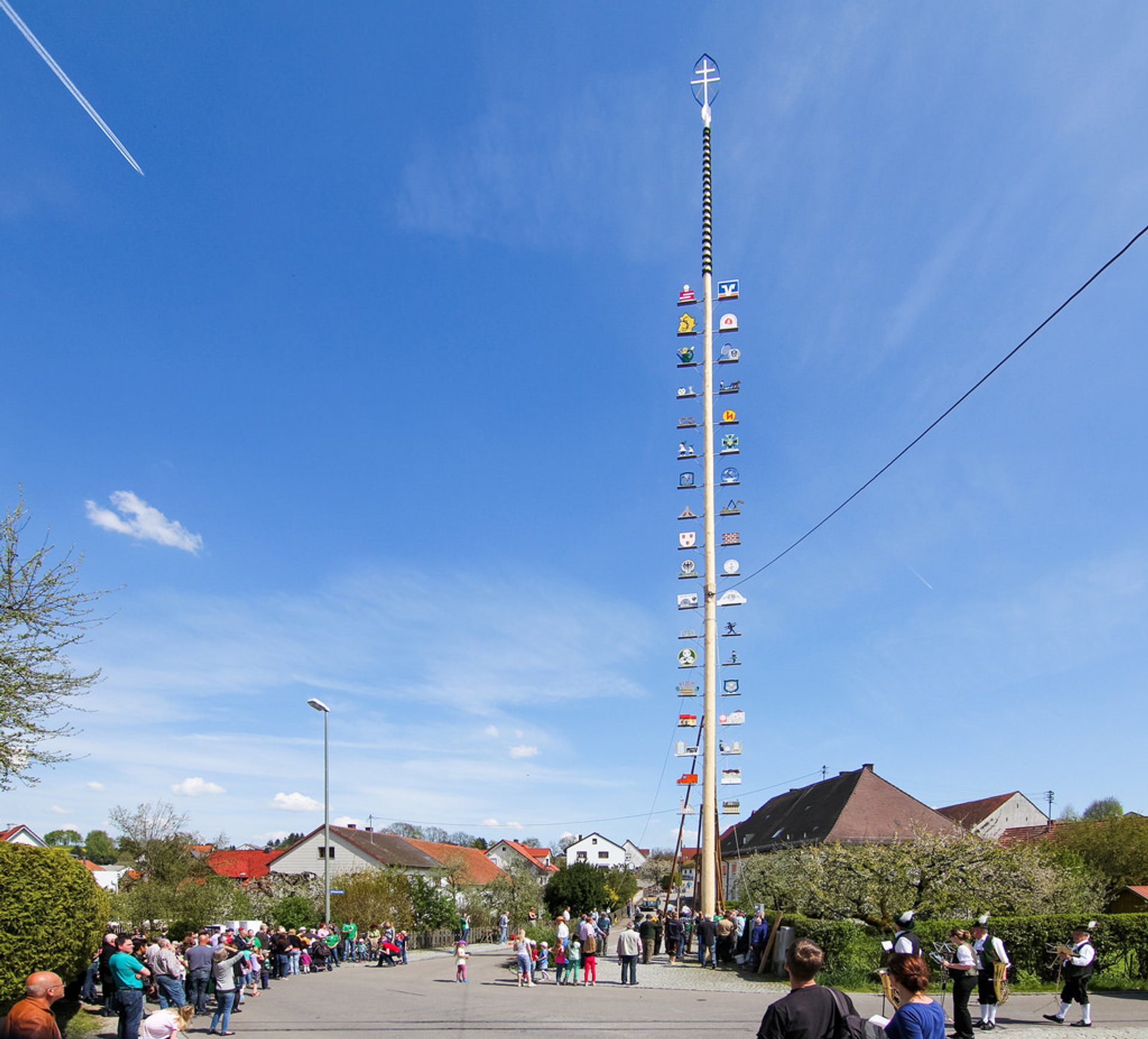 Maibaumaufstellen (Festa del giorno di maggio)