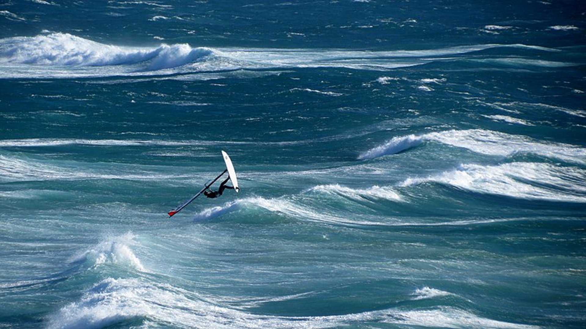 Kitesurfing and Windsurfing