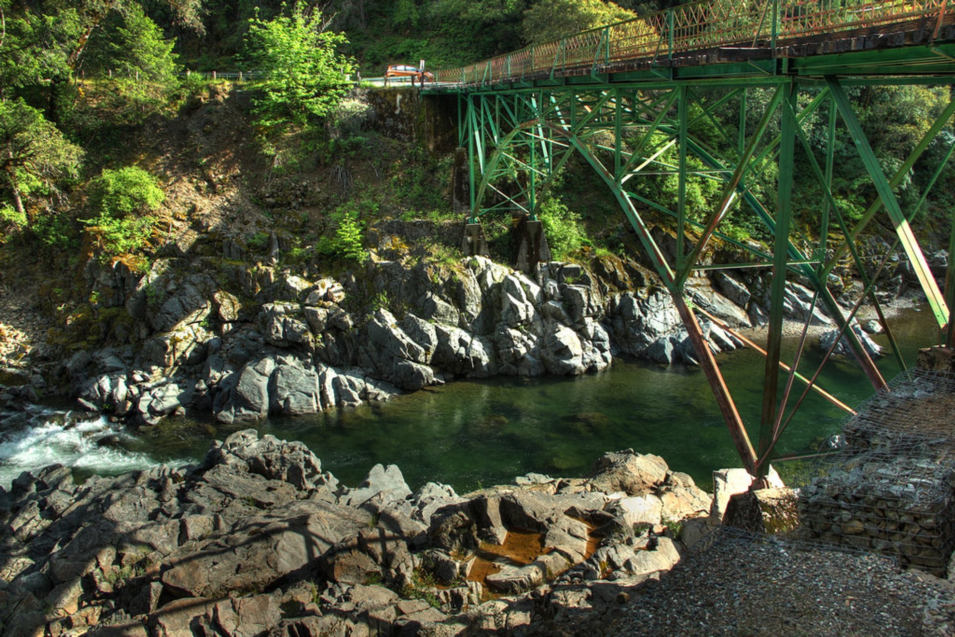 Nadando en el Río Yuba Sur 