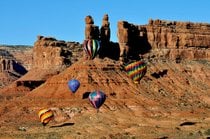 Volare in mongolfiera sopra i parchi nazionali di Arches e Canyonlands