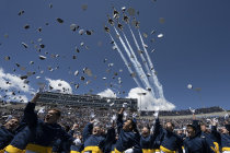 Graduation USAFA : survol des Thunderbirds
