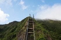 Rua do Vale de Moanalua para as escadas de Haiku