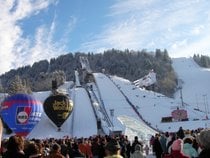 Salto de esqui de Ano Novo (Neujahrsskispringen)