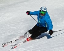 Skifahren und Snowboarding