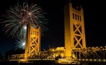 Fuochi d'artificio e sfilata del 4 Luglio a Sacramento