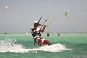 Kitesurfing in El Gouna
