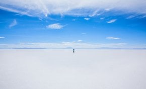 Caminar por el Salar de Uyuni Sal Flats
