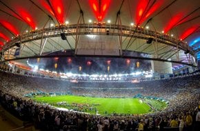 Futebol no Estádio Maracanã