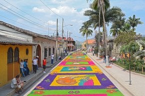 Karwoche (Semana Santa) & Ostern. Straßenteppiche von Comayagua