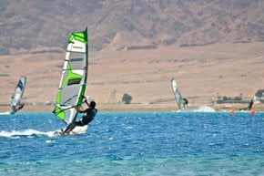 Windsurf en Dahab - GuiaMedicaSalud.com
