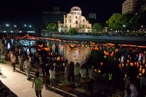 Laternenfest in Japan (Toro Nagashi)