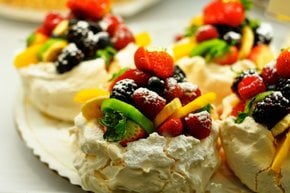 Pavlova Dessert
