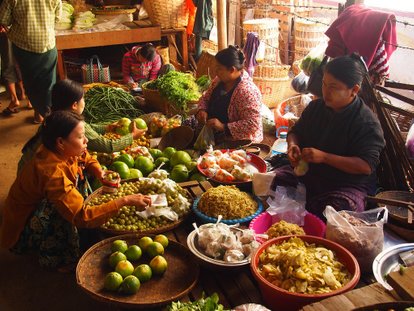 https://images.rove.me/w_414%2Cq_85/vo4adpo1jbjyftowwpkg/myanmar-burma-ananda-pagoda-festival.jpg
